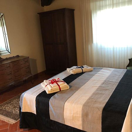 Podere Il Sasso บาร์เบริโน ดิ มูเจลโล ภายนอก รูปภาพ